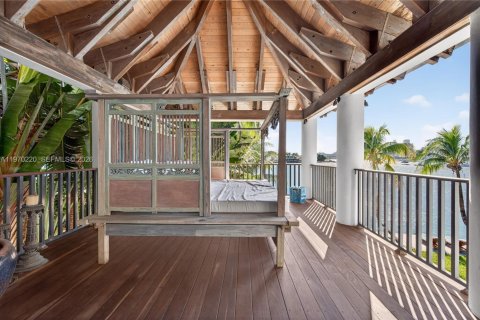 Casa en alquiler en Miami Beach, Florida, 6 dormitorios, 478.08 m2 № 2031035 - foto 18