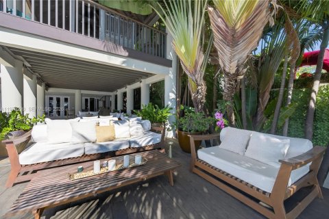 Casa en alquiler en Miami Beach, Florida, 6 dormitorios, 478.08 m2 № 2031035 - foto 15