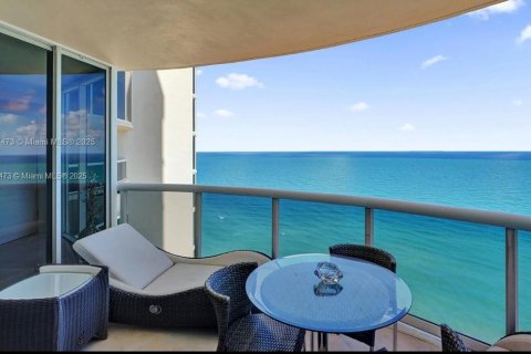 Condo in Sunny Isles Beach, Florida, 3 bedrooms № 2079520 - photo 24