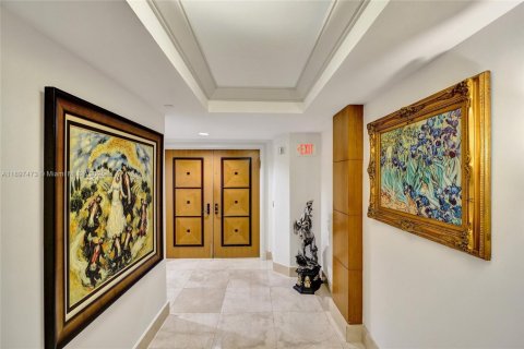 Condo in Sunny Isles Beach, Florida, 3 bedrooms № 2079520 - photo 19
