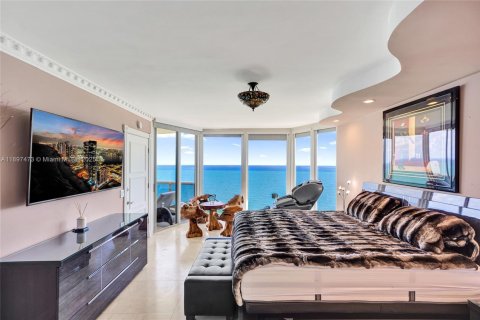 Condo in Sunny Isles Beach, Florida, 3 bedrooms № 2079520 - photo 21