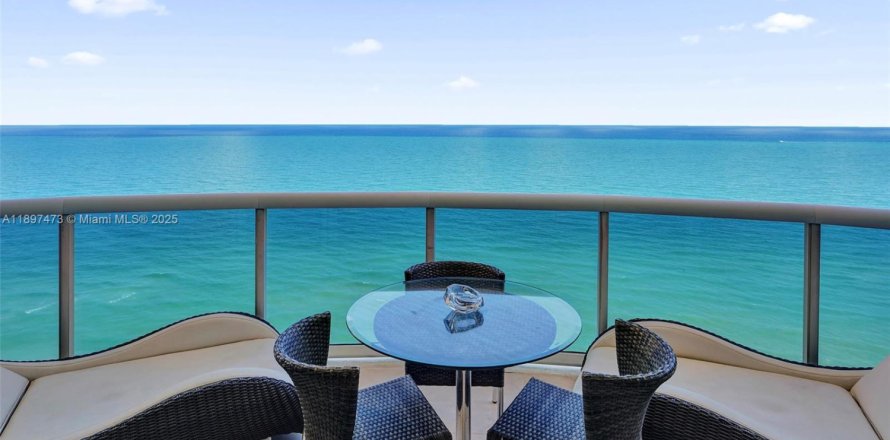 Condo in Sunny Isles Beach, Florida, 3 bedrooms № 2079520