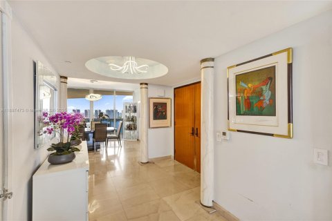 Condo in Sunny Isles Beach, Florida, 3 bedrooms № 2079520 - photo 16