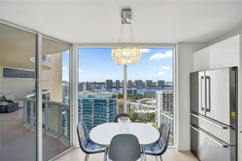 Condo in Sunny Isles Beach, Florida, 3 bedrooms № 2079520 - photo 8
