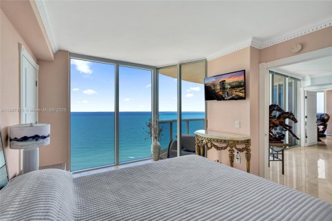 Condo in Sunny Isles Beach, Florida, 3 bedrooms № 2079520 - photo 29