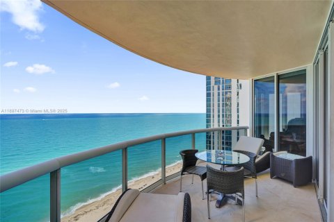 Condo in Sunny Isles Beach, Florida, 3 bedrooms № 2079520 - photo 23