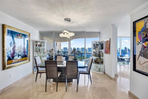 Condo in Sunny Isles Beach, Florida, 3 bedrooms № 2079520 - photo 6
