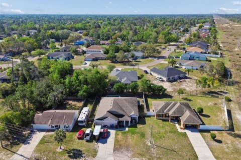 House in Spring Hill, Florida 4 bedrooms, 239.13 sq.m. № 2277234 - photo 16
