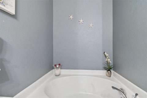 House in Spring Hill, Florida 4 bedrooms, 239.13 sq.m. № 2277234 - photo 13