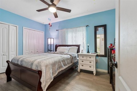 House in Spring Hill, Florida 4 bedrooms, 239.13 sq.m. № 2277234 - photo 12