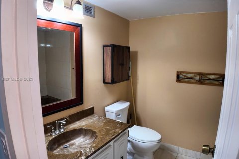 Copropriété à louer à Hallandale Beach, Floride: 2 chambres, 94.76 m2 № 1986476 - photo 16