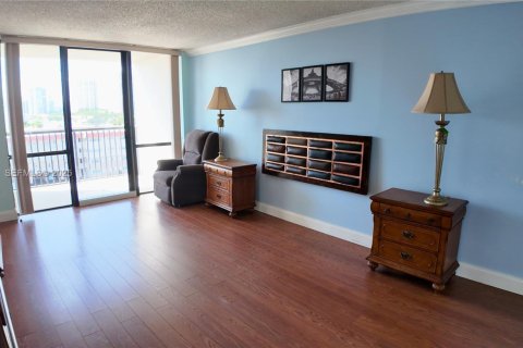 Copropriété à louer à Hallandale Beach, Floride: 2 chambres, 94.76 m2 № 1986476 - photo 13