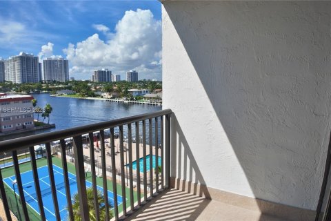 Copropriété à louer à Hallandale Beach, Floride: 2 chambres, 94.76 m2 № 1986476 - photo 2