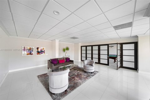 Copropriété à louer à Hallandale Beach, Floride: 2 chambres, 94.76 m2 № 1986476 - photo 21