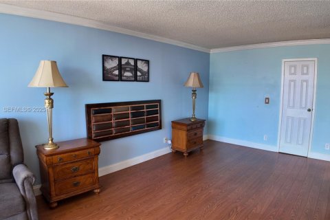 Copropriété à louer à Hallandale Beach, Floride: 2 chambres, 94.76 m2 № 1986476 - photo 14