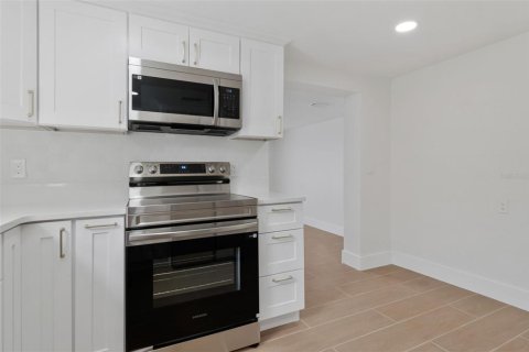 Villa ou maison à vendre à New Port Richey, Floride: 3 chambres, 133.04 m2 № 2398437 - photo 5