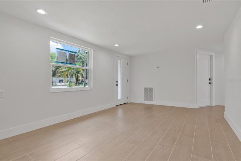 Villa ou maison à vendre à New Port Richey, Floride: 3 chambres, 133.04 m2 № 2398437 - photo 11