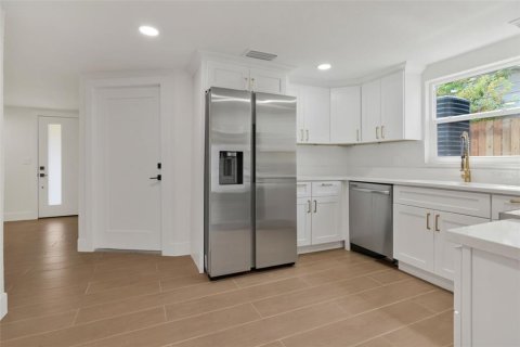 Villa ou maison à vendre à New Port Richey, Floride: 3 chambres, 133.04 m2 № 2398437 - photo 6