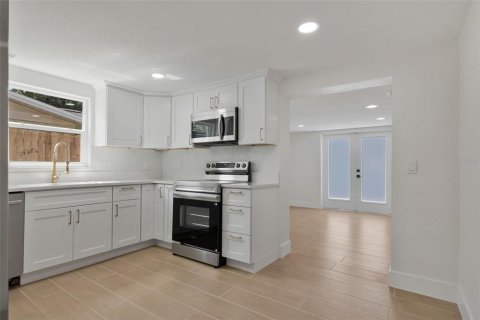 Villa ou maison à vendre à New Port Richey, Floride: 3 chambres, 133.04 m2 № 2398437 - photo 2