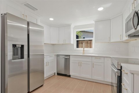 Villa ou maison à vendre à New Port Richey, Floride: 3 chambres, 133.04 m2 № 2398437 - photo 4