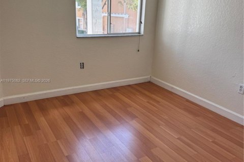 Copropriété à louer à Hialeah, Floride: 2 chambres, 89.84 m2 № 2046237 - photo 3