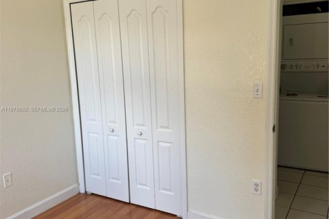 Copropriété à louer à Hialeah, Floride: 2 chambres, 89.84 m2 № 2046237 - photo 5