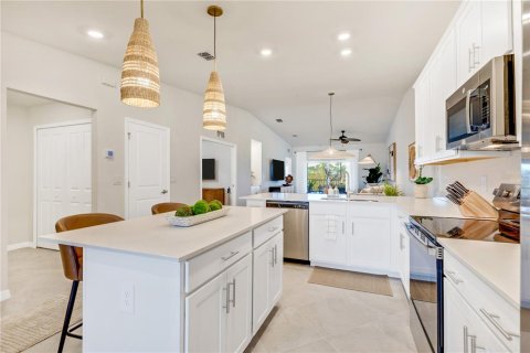 Condo in Venice, Florida, 2 bedrooms  № 1659804 - photo 8