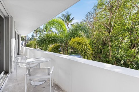 Condo in Palm Beach, Florida, 2 bedrooms  № 1075770 - photo 1
