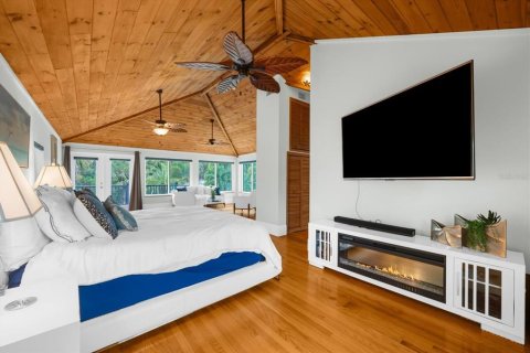 House in Tarpon Springs, Florida 3 bedrooms, 303.98 sq.m. № 1919409 - photo 3