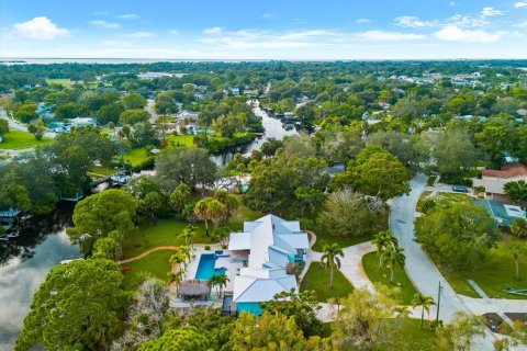 House in Tarpon Springs, Florida 3 bedrooms, 303.98 sq.m. № 1919409 - photo 16