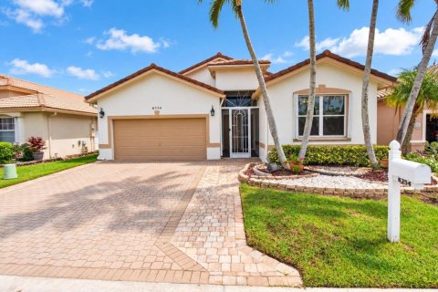 House in Boynton Beach, Florida 3 bedrooms, 182.27 sq.m. № 2394634