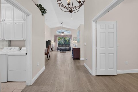 House in Boynton Beach, Florida 3 bedrooms, 182.27 sq.m. № 2394634 - photo 8