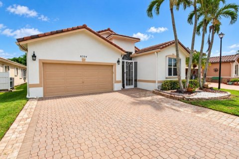 House in Boynton Beach, Florida 3 bedrooms, 182.27 sq.m. № 2394634 - photo 3