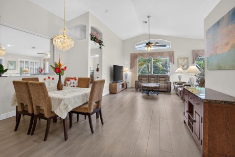 House in Boynton Beach, Florida 3 bedrooms, 182.27 sq.m. № 2394634 - photo 11