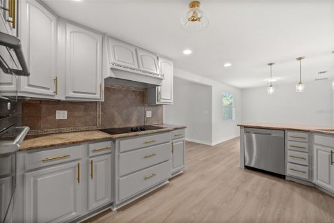 House in Port Charlotte, Florida 3 bedrooms, 192.12 sq.m. № 1766006 - photo 21