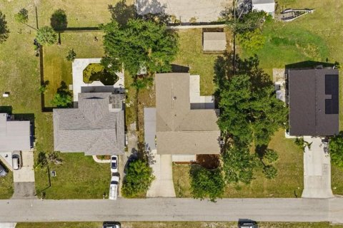 House in Port Charlotte, Florida 3 bedrooms, 192.12 sq.m. № 1766006 - photo 3