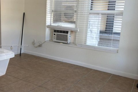 Appartement à louer à Hollywood, Floride: 1 chambre, 469.9 m2 № 2066593 - photo 8