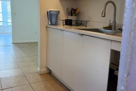 Appartement à louer à Hollywood, Floride: 1 chambre, 469.9 m2 № 2066593 - photo 5