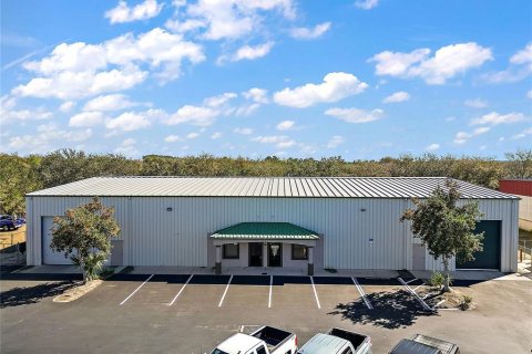 Commercial property in Leesburg, Florida № 2345246