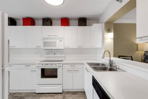 Condominio en venta en Bradenton, Florida, 1 dormitorio, 92.72 m2 № 2215582 - foto 8