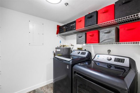 Condominio en venta en Bradenton, Florida, 1 dormitorio, 92.72 m2 № 2215582 - foto 4