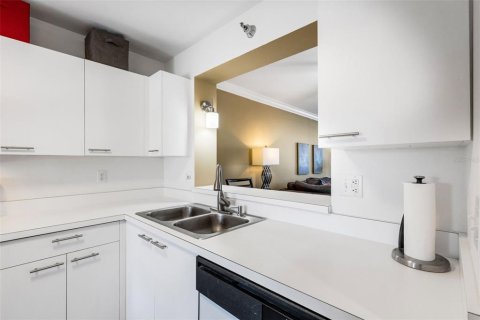 Condominio en venta en Bradenton, Florida, 1 dormitorio, 92.72 m2 № 2215582 - foto 9