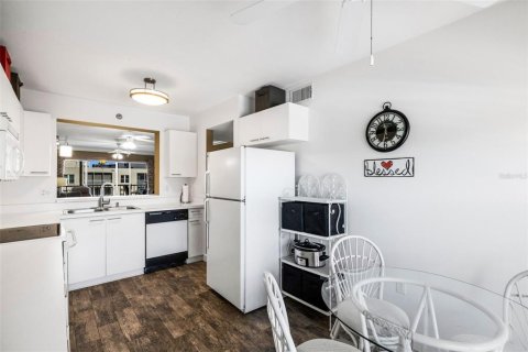 Condominio en venta en Bradenton, Florida, 1 dormitorio, 92.72 m2 № 2215582 - foto 15