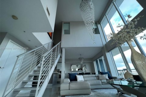 Condominio en venta en Miami, Florida, 2 dormitorios, 180.69 m2 № 2339910 - foto 5