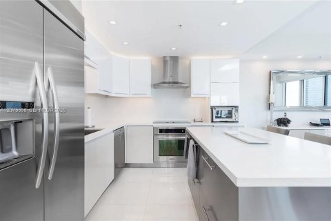 Condominio en venta en Miami, Florida, 2 dormitorios, 180.69 m2 № 2339910 - foto 18