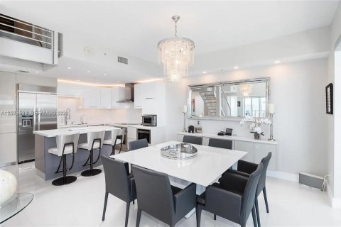 Condominio en venta en Miami, Florida, 2 dormitorios, 180.69 m2 № 2339910 - foto 12