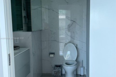 Condominio en venta en Miami, Florida, 2 dormitorios, 180.69 m2 № 2339910 - foto 27