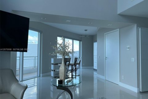 Condominio en venta en Miami, Florida, 2 dormitorios, 180.69 m2 № 2339910 - foto 23