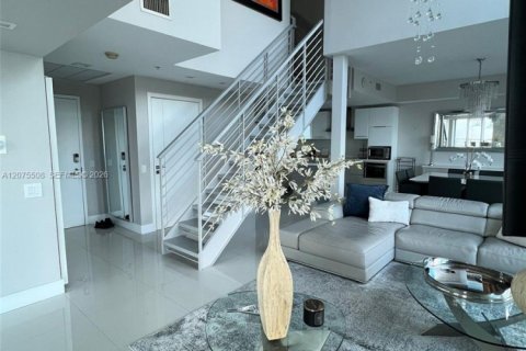 Condominio en venta en Miami, Florida, 2 dormitorios, 180.69 m2 № 2339910 - foto 10