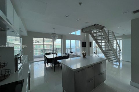 Condominio en venta en Miami, Florida, 2 dormitorios, 180.69 m2 № 2339910 - foto 21